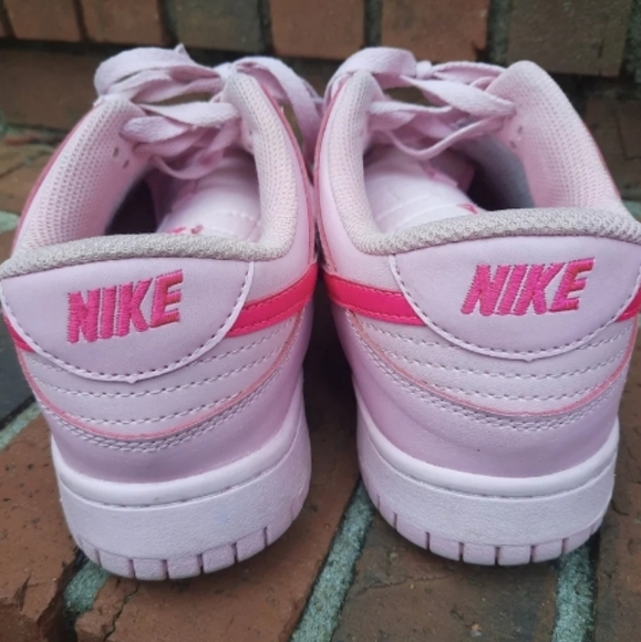 Triple Pink low dunks womens Size US 8.5 - Picture 6 of 11
